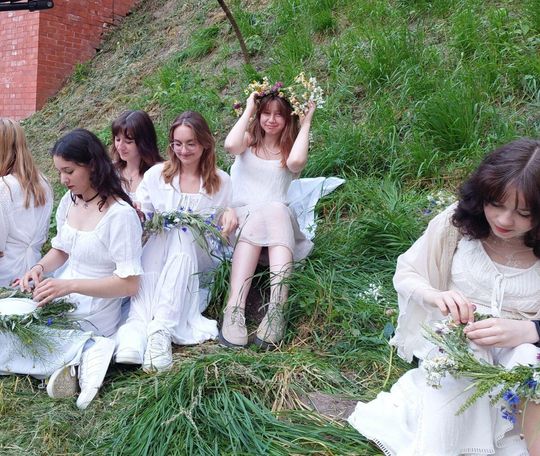 Magiczna Noc Świętojańska w Zamościu – taniec, ogień i śpiew przyciągnęły tłumy do Parku Miejskiego Magiczna Noc Świętojańska w Zamościu – taniec, ogień i śpiew przyciągnęły tłumy do Parku Miejskiego