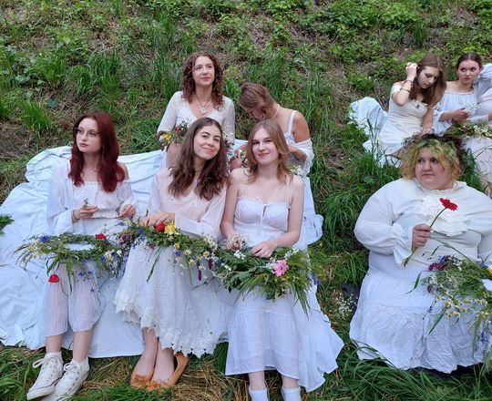 Magiczna Noc Świętojańska w Zamościu – taniec, ogień i śpiew przyciągnęły tłumy do Parku Miejskiego Magiczna Noc Świętojańska w Zamościu – taniec, ogień i śpiew przyciągnęły tłumy do Parku Miejskiego