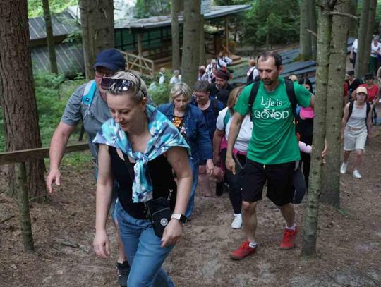 Śpiewający rajd pieszy pod nazwą „Z Szumów nad Morze”