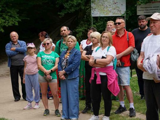Śpiewający rajd pieszy pod nazwą „Z Szumów nad Morze”