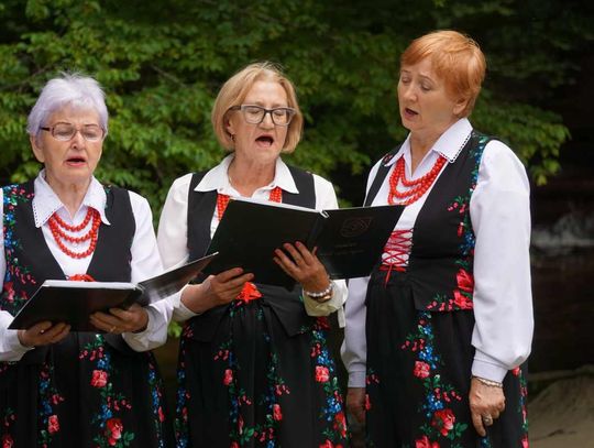 Śpiewający rajd pieszy pod nazwą „Z Szumów nad Morze”