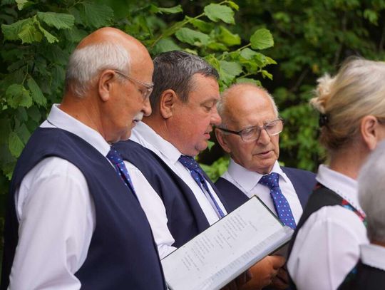 Śpiewający rajd pieszy pod nazwą „Z Szumów nad Morze”