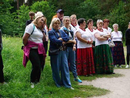 Śpiewający rajd pieszy pod nazwą „Z Szumów nad Morze”