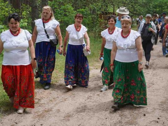 Śpiewający rajd pieszy pod nazwą „Z Szumów nad Morze”