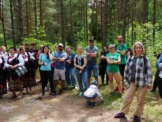 Śpiewający rajd pieszy pod nazwą „Z Szumów nad Morze”