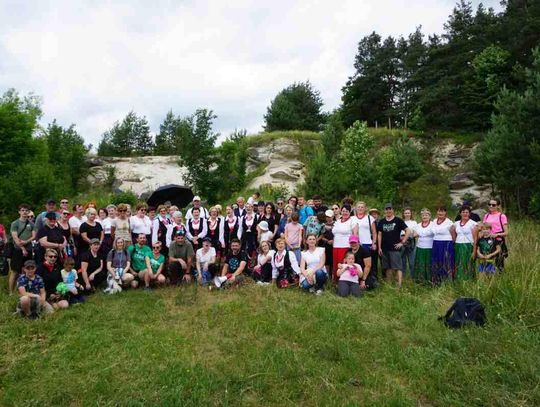 Śpiewający rajd pieszy pod nazwą „Z Szumów nad Morze”