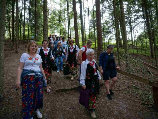 Śpiewający rajd pieszy pod nazwą „Z Szumów nad Morze”