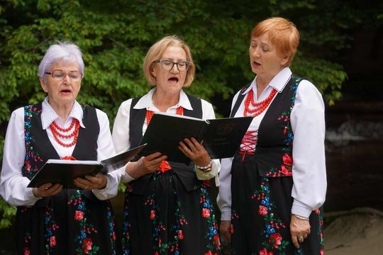 Śpiewający rajd pieszy pod nazwą „Z Szumów nad Morze”