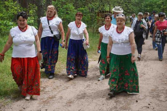 Śpiewający rajd pieszy pod nazwą „Z Szumów nad Morze”