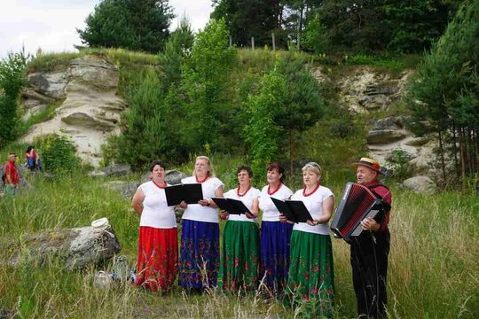 Śpiewający rajd pieszy pod nazwą „Z Szumów nad Morze”