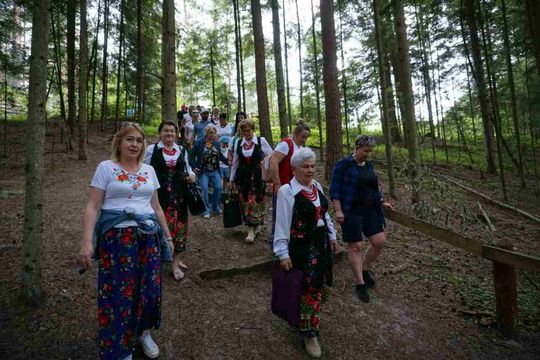 Śpiewający rajd pieszy pod nazwą „Z Szumów nad Morze”