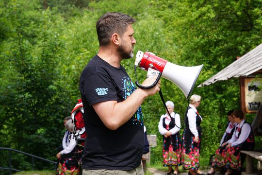 Śpiewający rajd pieszy pod nazwą „Z Szumów nad Morze”