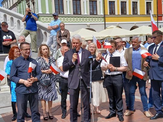 Zamość: Pikieta antyimigracyjna na Rynku Wielkim - galeria zdjęć