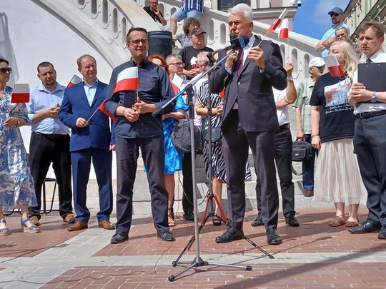 Zamość: Pikieta antyimigracyjna na Rynku Wielkim - galeria zdjęć