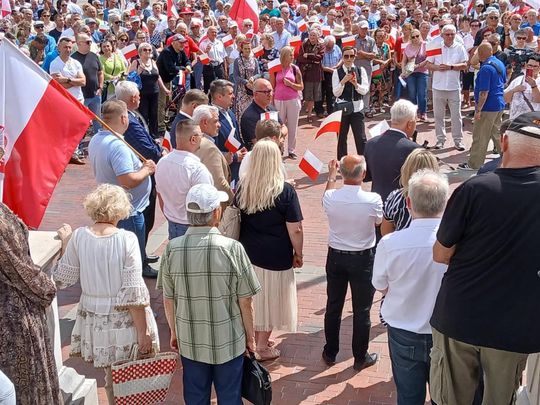 Zamość: Pikieta antyimigracyjna na Rynku Wielkim - galeria zdjęć