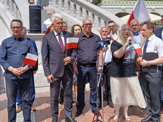 Zamość: Pikieta antyimigracyjna na Rynku Wielkim - galeria zdjęć