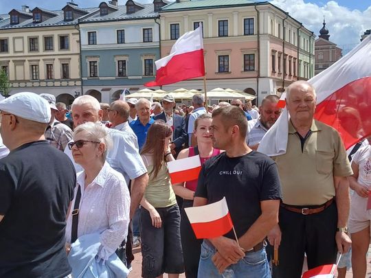 Zamość: Pikieta antyimigracyjna na Rynku Wielkim - galeria zdjęć