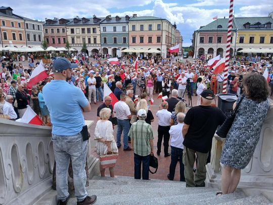 Zamość: Pikieta antyimigracyjna na Rynku Wielkim - galeria zdjęć