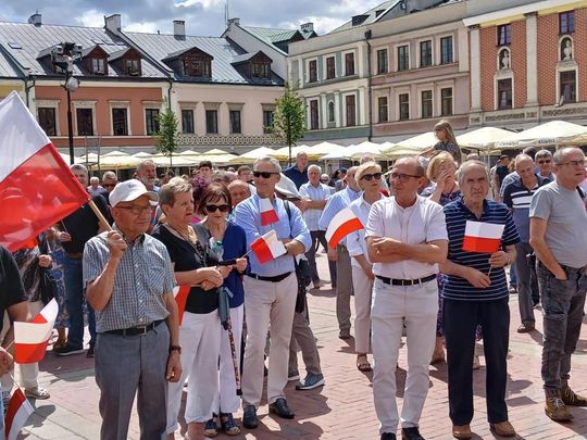 Zamość: Pikieta antyimigracyjna na Rynku Wielkim - galeria zdjęć