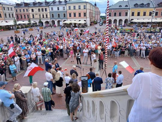 Zamość: Pikieta antyimigracyjna na Rynku Wielkim - galeria zdjęć