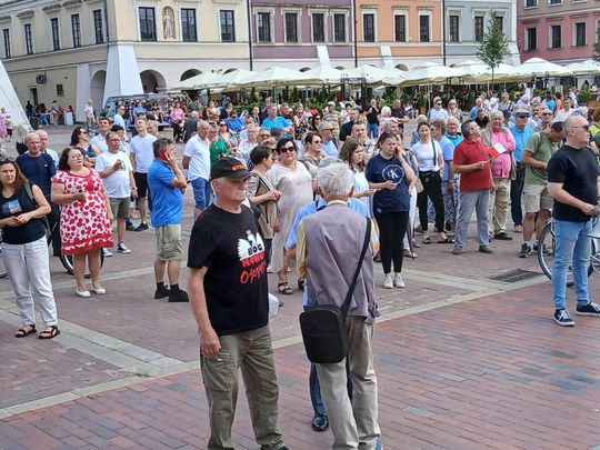 Zamość: Pikieta antyimigracyjna na Rynku Wielkim - galeria zdjęć