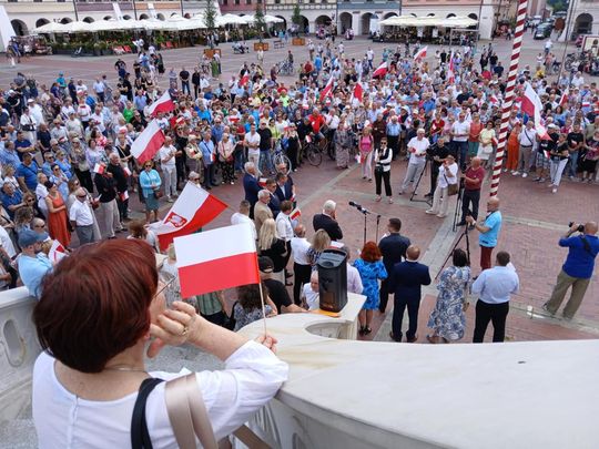 Zamość: Pikieta antyimigracyjna na Rynku Wielkim - galeria zdjęć