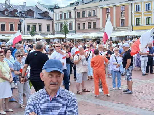 Zamość: Pikieta antyimigracyjna na Rynku Wielkim - galeria zdjęć