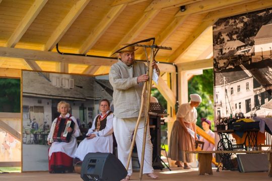 W Tomaszowie Lubelskim po raz pierwszy zorganizowano piknik tematyczny pod hasłem „Lata 20., lata 30.”