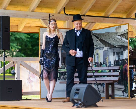 W Tomaszowie Lubelskim po raz pierwszy zorganizowano piknik tematyczny pod hasłem „Lata 20., lata 30.”