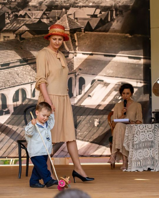 W Tomaszowie Lubelskim po raz pierwszy zorganizowano piknik tematyczny pod hasłem „Lata 20., lata 30.”