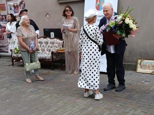 W zamojskiej Alei Sław uhonorowano prof. Lecha Majewskiego. W zamojskiej Alei Sław uhonorowano prof. Lecha Majewskiego.