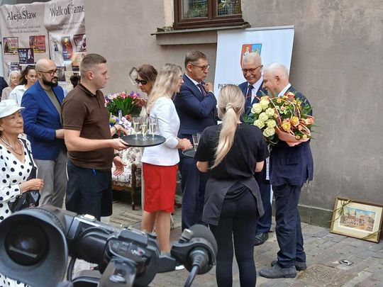 W zamojskiej Alei Sław uhonorowano prof. Lecha Majewskiego. W zamojskiej Alei Sław uhonorowano prof. Lecha Majewskiego.