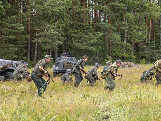 Rekonstrukcja Bitwy Pod Osuchami [ZDJĘCIA]