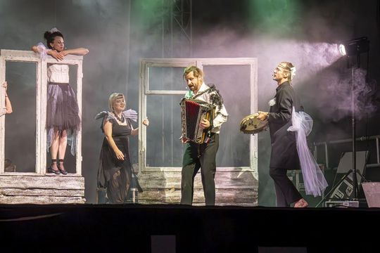 Spektakl jubileuszowy 50. edycji Zamojskiego Lata Teatralnego - galeria zdjęć Spektakl jubileuszowy 50. edycji Zamojskiego Lata Teatralnego - galeria zdjęć