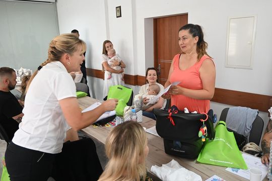 Wójt gminy Tomaszów Lubelski powitała najmłodszych mieszkańców - galeria zdjęć