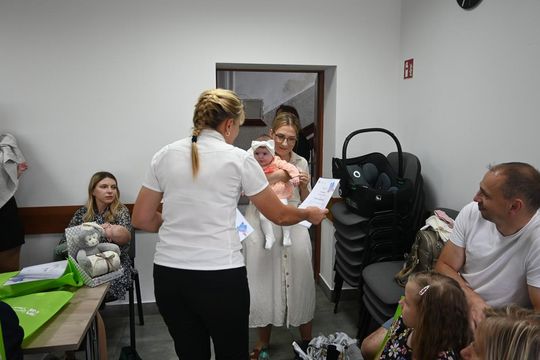 Wójt gminy Tomaszów Lubelski powitała najmłodszych mieszkańców - galeria zdjęć