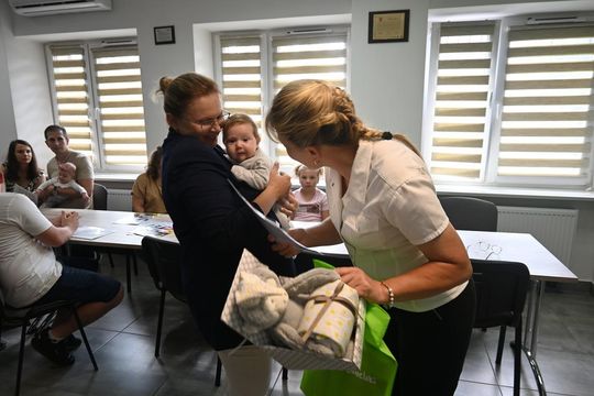 Wójt gminy Tomaszów Lubelski powitała najmłodszych mieszkańców - galeria zdjęć