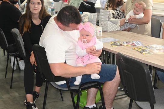 Wójt gminy Tomaszów Lubelski powitała najmłodszych mieszkańców - galeria zdjęć