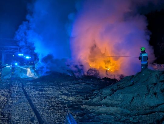 Pożar odpadów budowlanych w Bełżcu [ZDJĘCIA]