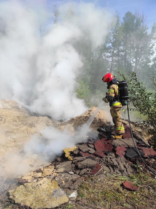 Pożar odpadów w Bełżcu - galeria zdjęć Pożar odpadów w Bełżcu - galeria zdjęć