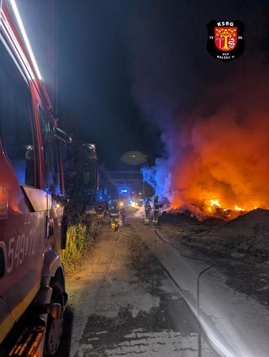 Pożar odpadów w Bełżcu - galeria zdjęć
