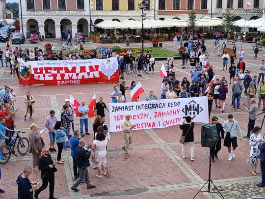 Wiec antyimigracyjny w Zamościu - galeria zdjec