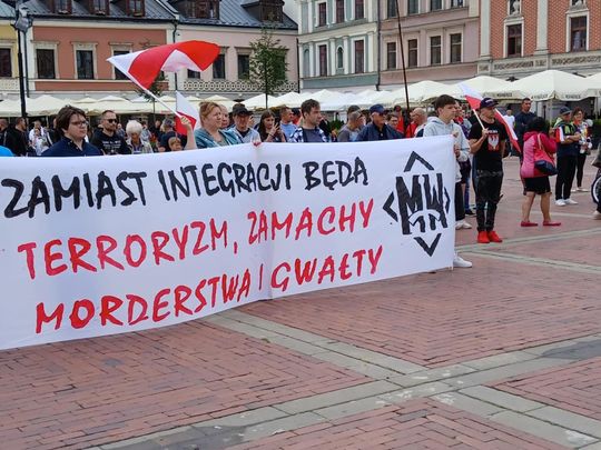 Wiec antyimigracyjny w Zamościu - galeria zdjec Wiec antyimigracyjny w Zamościu - galeria zdjec