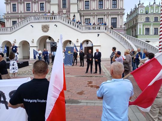 Wiec antyimigracyjny w Zamościu - galeria zdjec