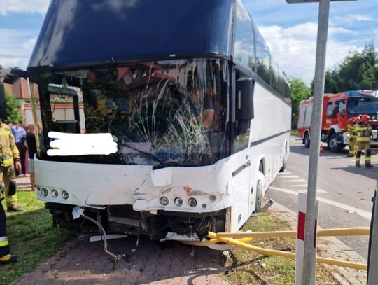 Stary Zamość: Opel zderzył się z autobusem na DK17