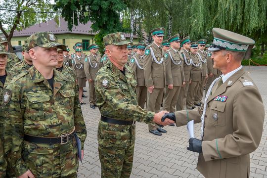 27 nowo przyjętych funkcjonariuszy do NOSG. Zobacz zdjęcia ze ślubowania 