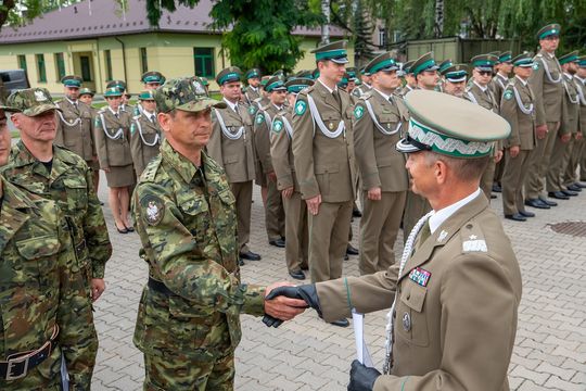 27 nowo przyjętych funkcjonariuszy do NOSG. Zobacz zdjęcia ze ślubowania 