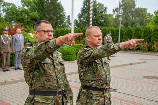 27 nowo przyjętych funkcjonariuszy do NOSG. Zobacz zdjęcia ze ślubowania 