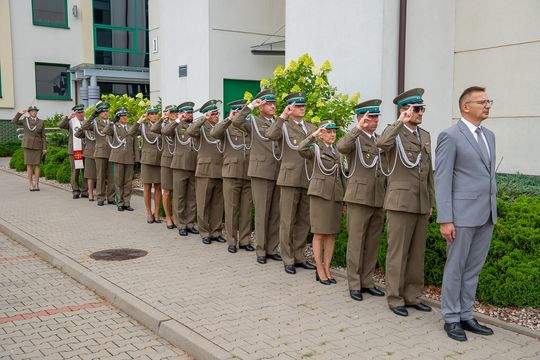 27 nowo przyjętych funkcjonariuszy do NOSG. Zobacz zdjęcia ze ślubowania 