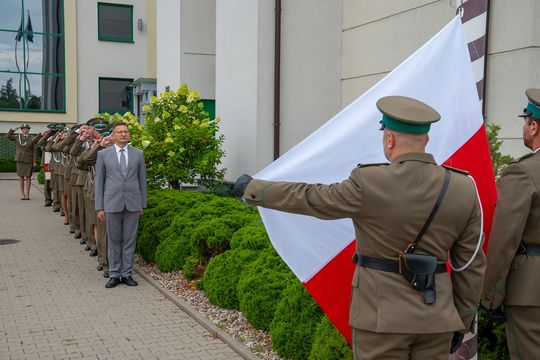 27 nowo przyjętych funkcjonariuszy do NOSG. Zobacz zdjęcia ze ślubowania 